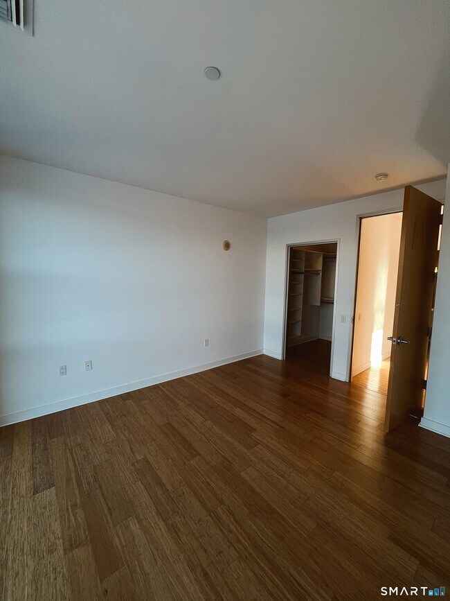 Building Photo - 33 N Water St