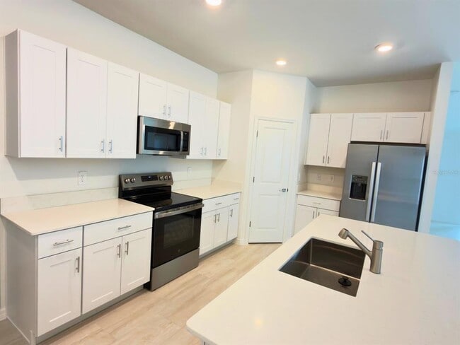 Building Photo - 2318 Allium Roseum Ln