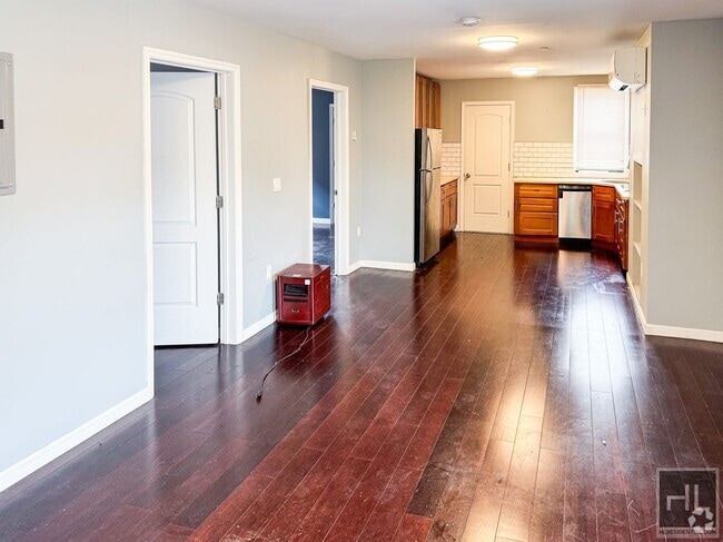Building Photo - 8402-84-60 60th Ave