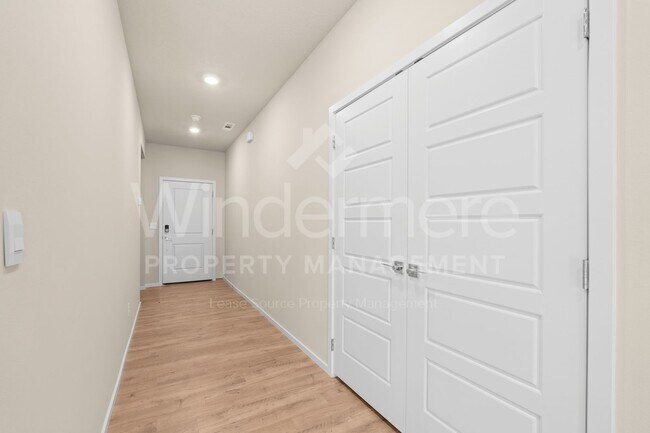 Building Photo - Welcome to this stunning 4-bedroom, 2-bathroom home located in the heart of Spokane, WA.