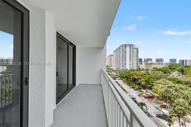Building Photo - 210 174th St