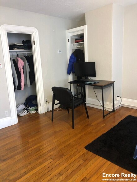 Building Photo - 41 Anderson St