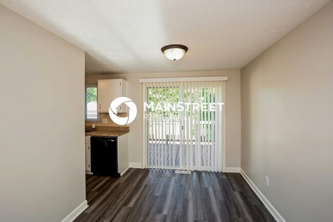 Building Photo - 5 Bedroom Pet-Friendly Home in INDIANAPOLIS, IN with Main Street Renewal