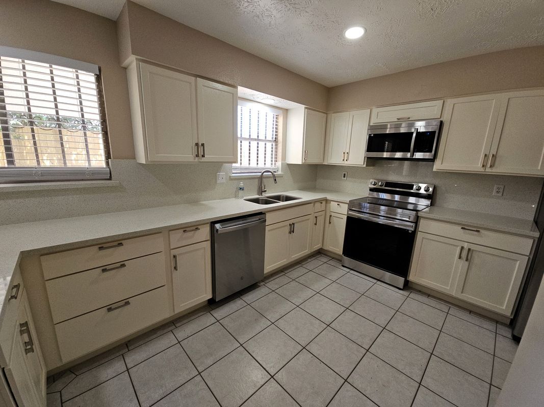 Building Photo - 1310 Goswell Ln