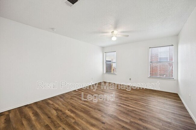 Building Photo - 8109 Dripping Springs Dr