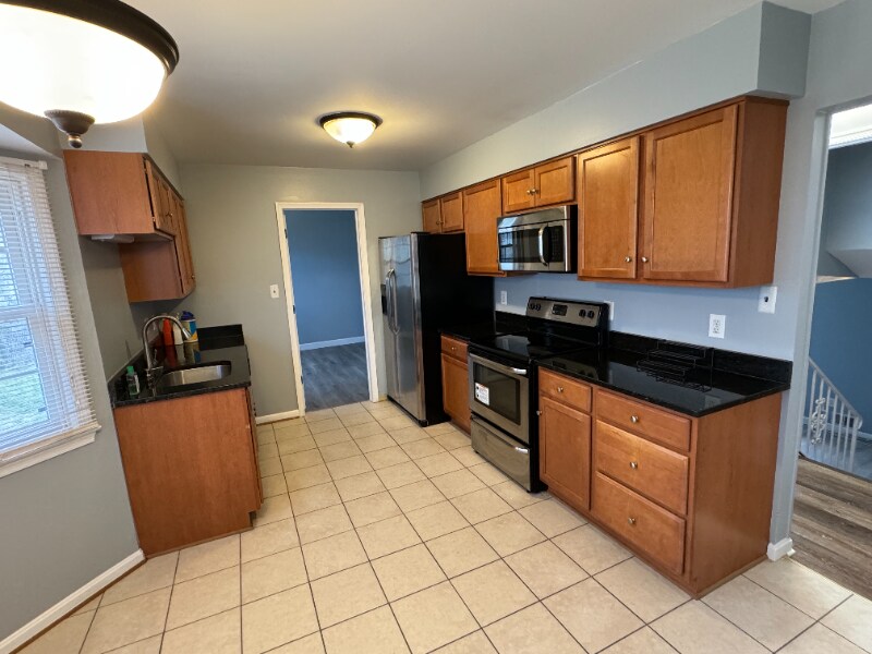 Building Photo - 3405 Glen Ave