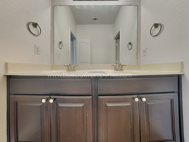 Building Photo - 2065 Pontchartrain Dr