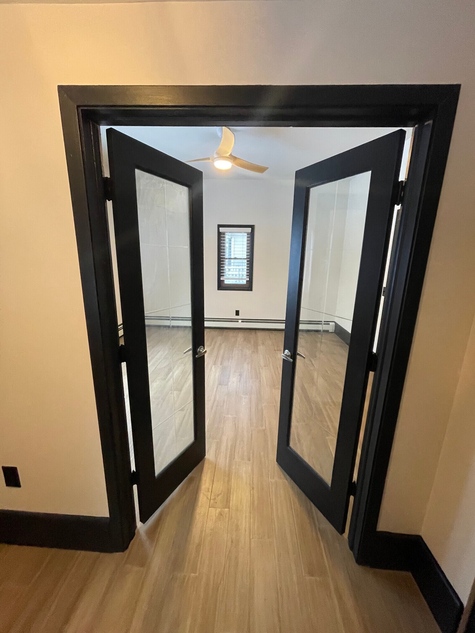 Building Photo - 824 Russell Ave N