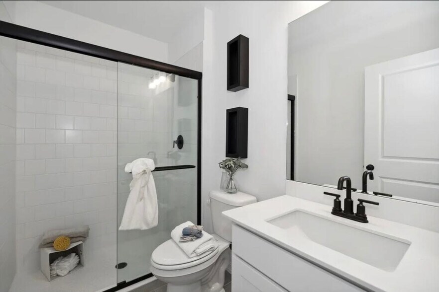 Building Photo - 590 Dream Ave SE