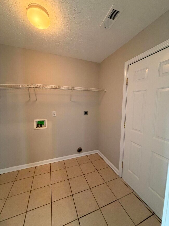 Building Photo - 537 Vonbryan Trace