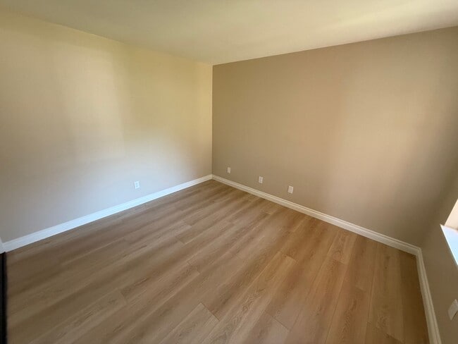 Building Photo - Beautiful Brentwood Model home for Rent in...