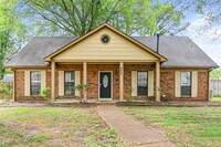 Building Photo - 5657 Rensslaer Dr