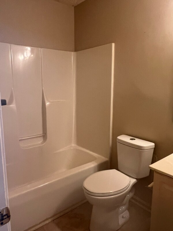 Building Photo - 743 Coventry Ln