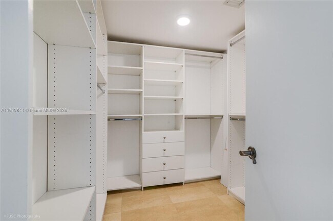 Building Photo - 17201 Collins Ave