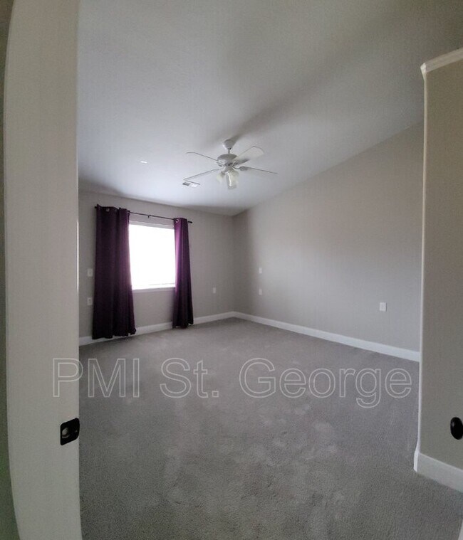 Building Photo - 1065 Canyon St