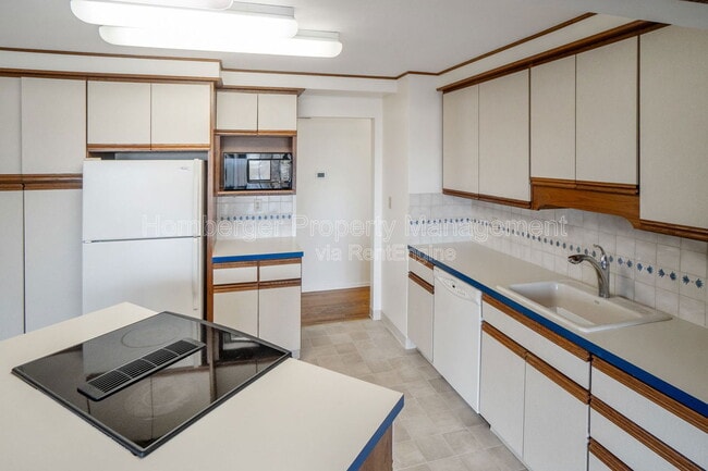 Building Photo - 3523 E 18th Ave