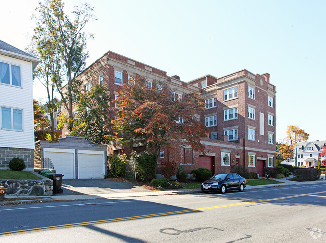 Primary Photo - Belmont Street Apartments, 550