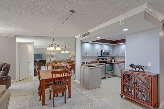 Building Photo - 2800 N Ocean Dr