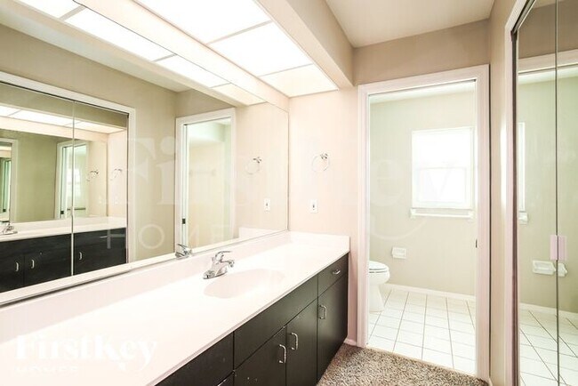 Building Photo - 306 SE 15th St