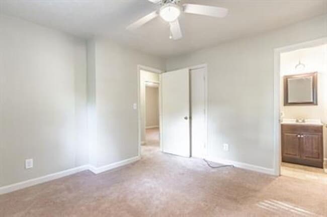 Building Photo - 205 N Glover St