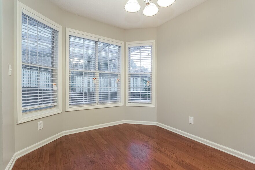 Building Photo - 865 Chatham Park Dr SW