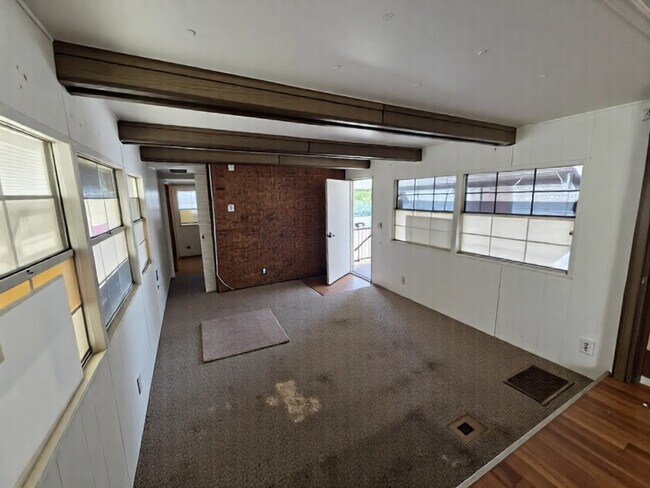 Building Photo - 2627 S Lamb Blvd