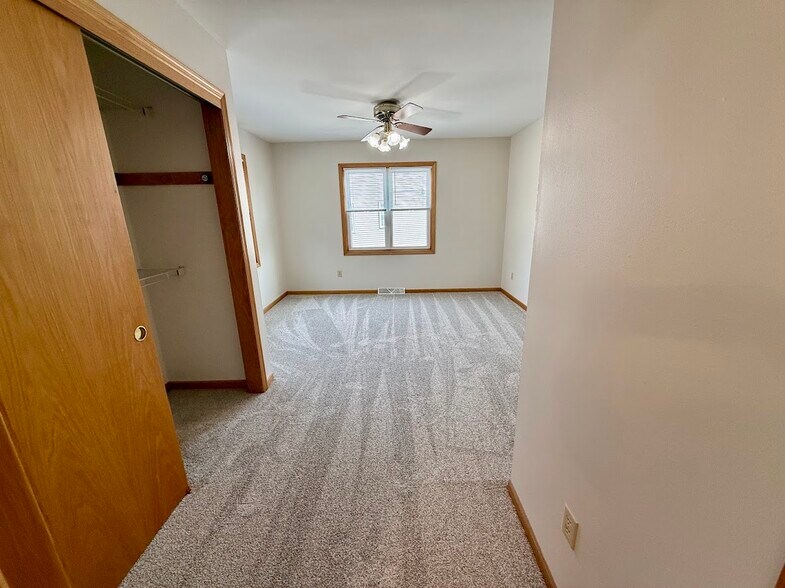 Master Bedroom - 2042 Cliff Alex Ct S