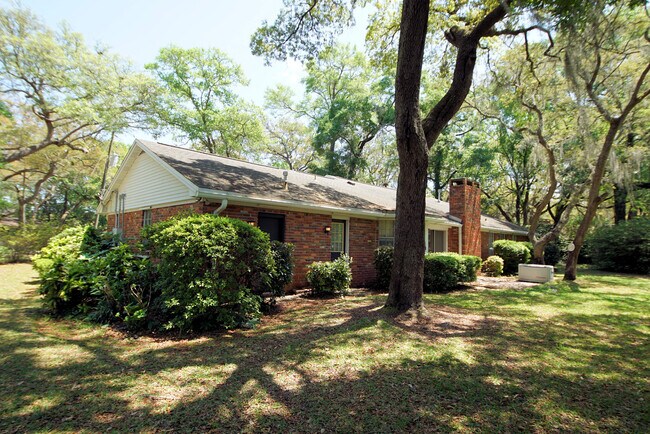 Building Photo - 18 Sherwood Rd NW