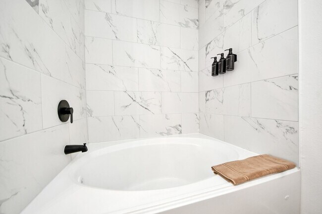 Building Photo - 8919 Windfern Trace Dr