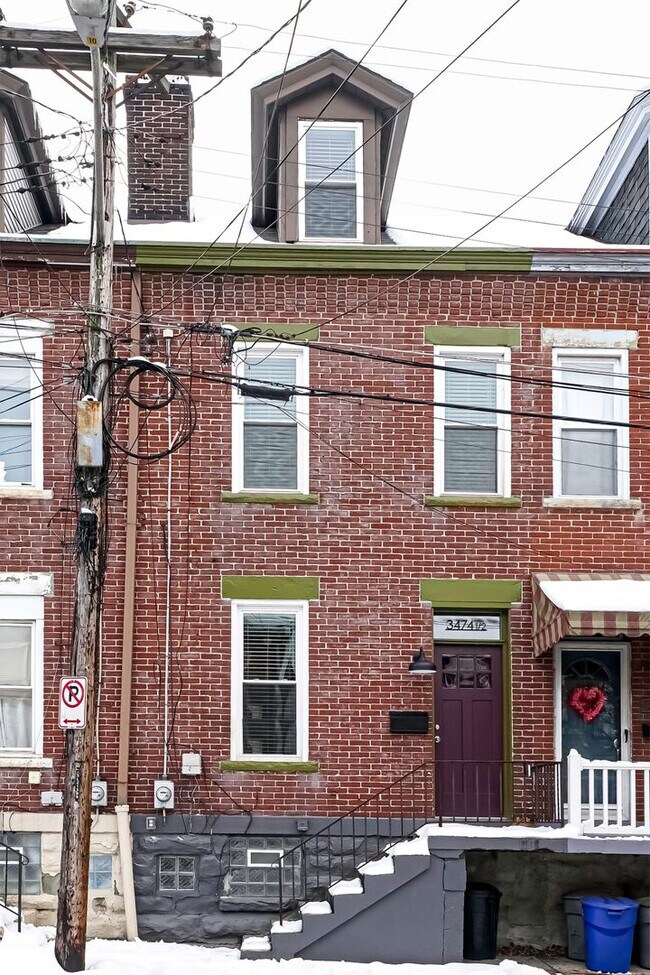 Building Photo - Completely remodeled 2 bedroom/office in Lawrenceville