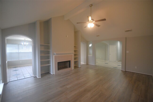 Building Photo - 1622 Regal Blue Ct