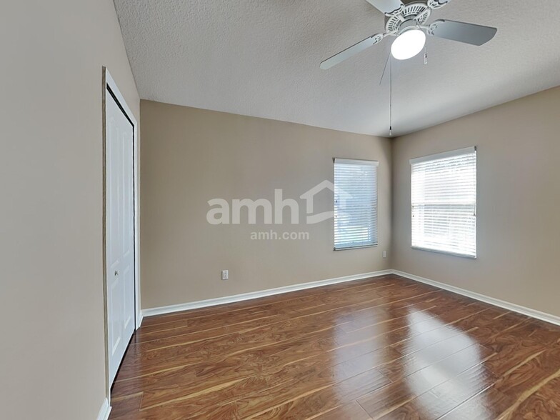 Building Photo - 9615 Laurel Ledge Dr