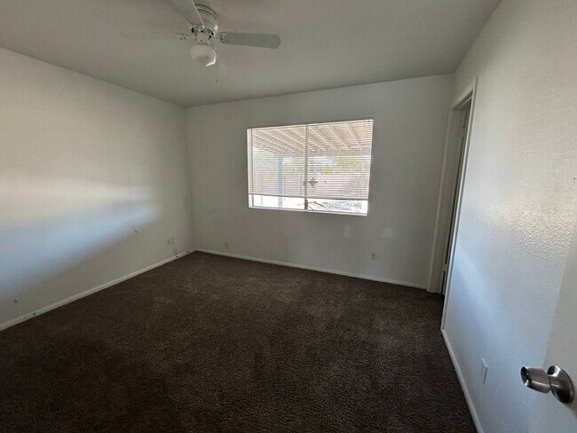 Building Photo - 3 Bedroom 2 Bathroom Parkview North Home