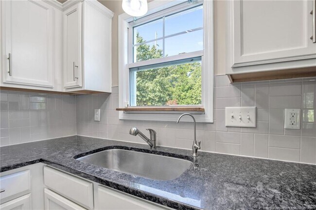 Building Photo - 2779 Rivercliff Rd