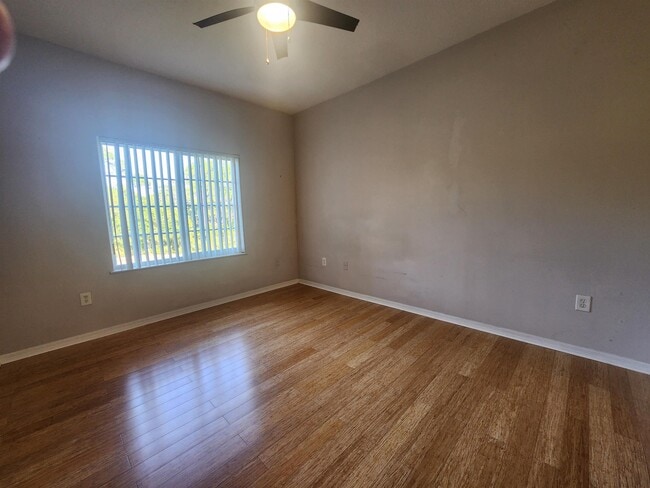 Building Photo - 510 Florida Club Blvd
