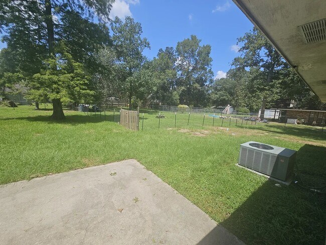Building Photo - 27619 Gaylord South Rd