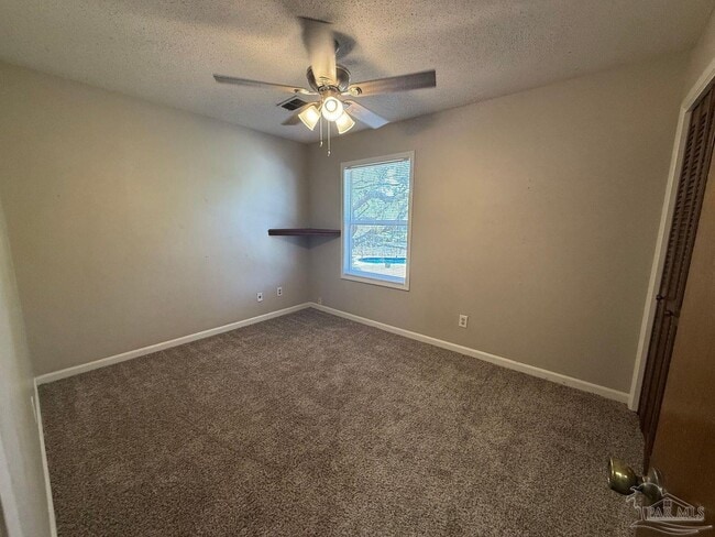 Building Photo - 1017 Great Oaks Dr