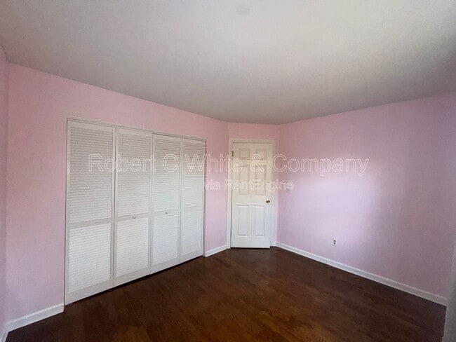 Building Photo - 389 Lombard St