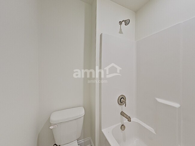 Building Photo - 308 Elmhurst Dr