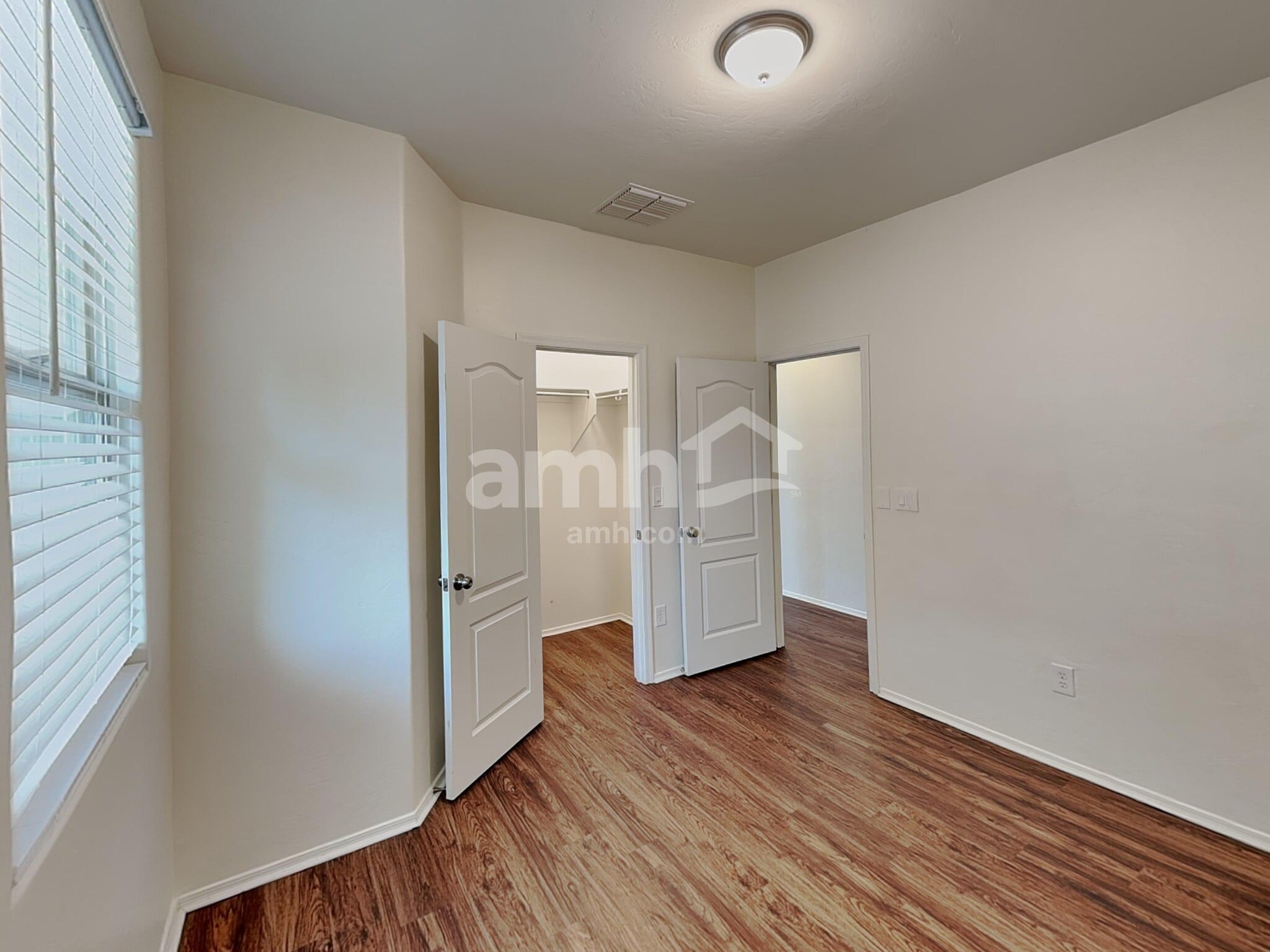 Building Photo - 12659 N Maize Dr