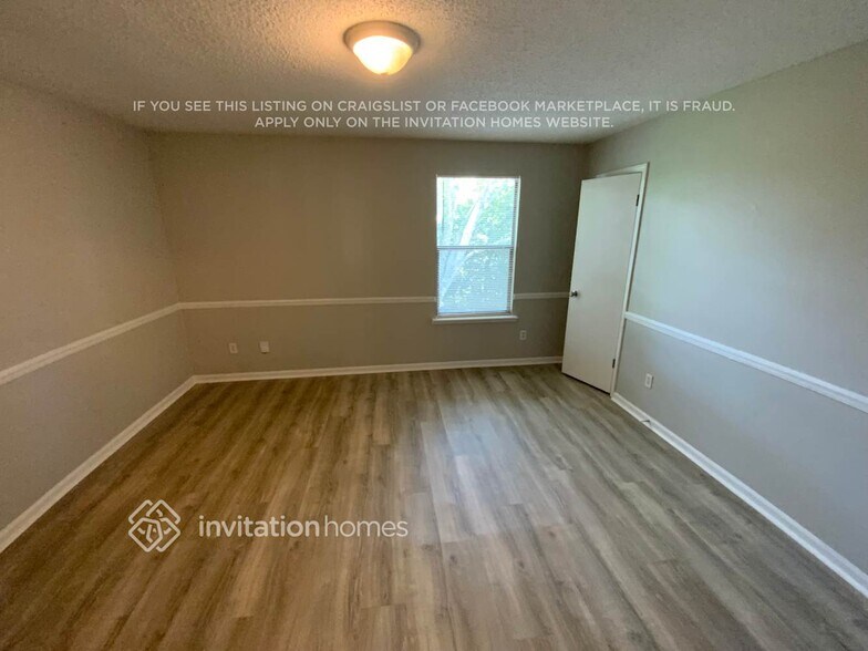 Building Photo - 10828 Losco Jct Dr