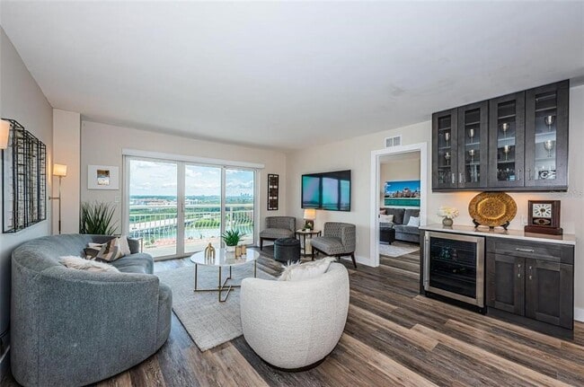 Building Photo - 4900 Brittany Dr S