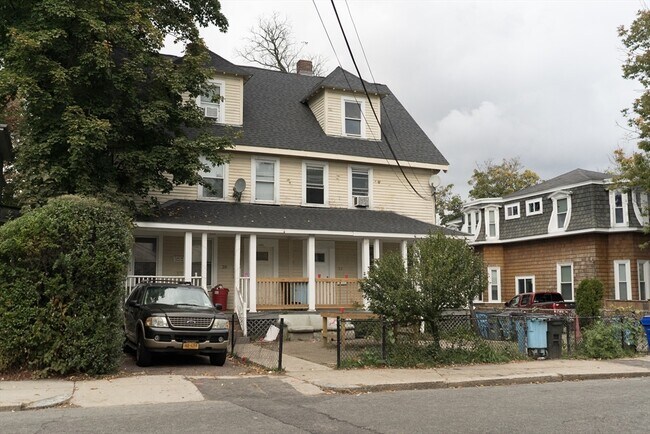 Building Photo - 22 Ashford St