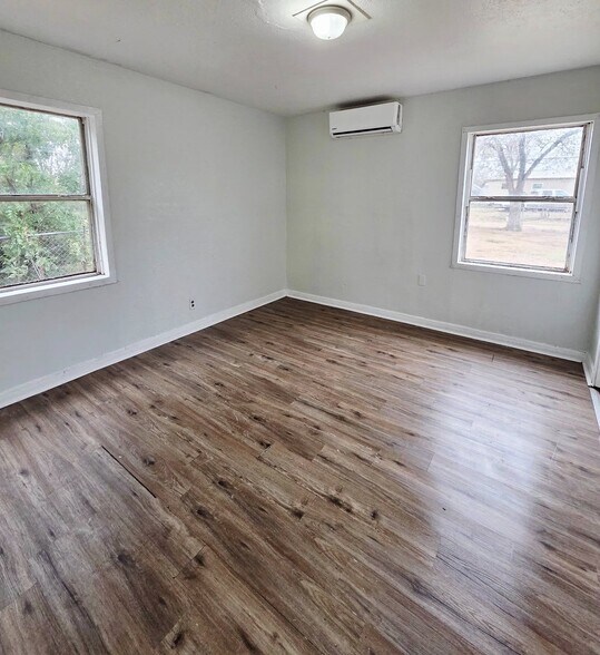 Building Photo - 1504 Sycamore St