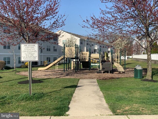 Building Photo - 110 Lionheart Ln