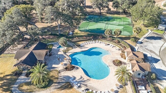 Building Photo - 23903 Sardinia Dr