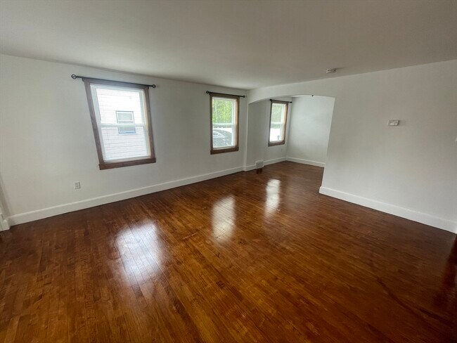 Building Photo - 80 Gladeside Ave