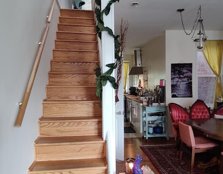 Building Photo - 707 15th St NE