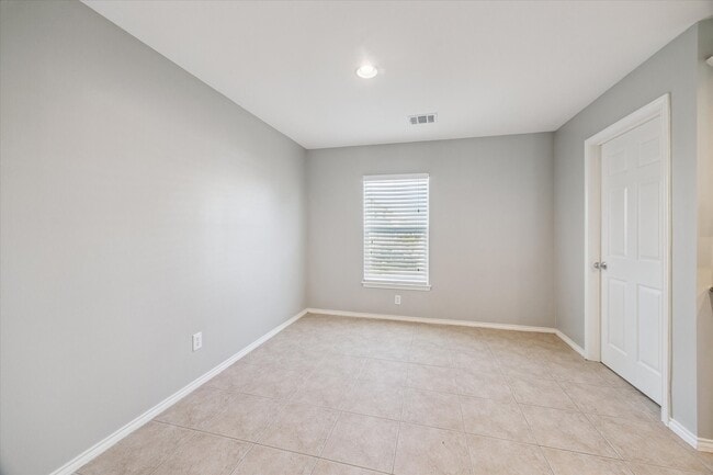 Building Photo - 2219 Runnels St