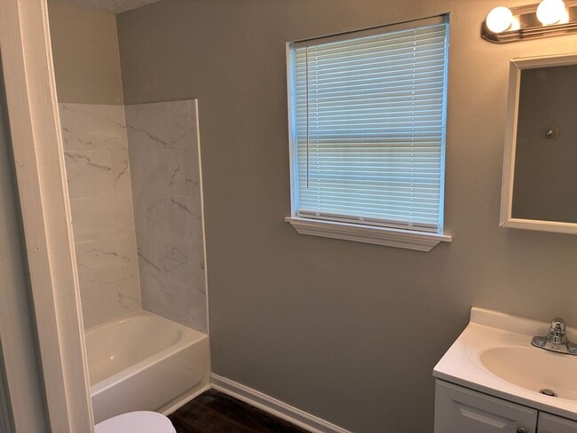 Building Photo - Cozy Ranch in Shawnee